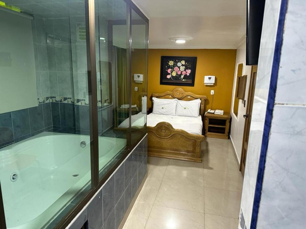 Hotel Bosque Chapinero Bogota Bagian luar foto